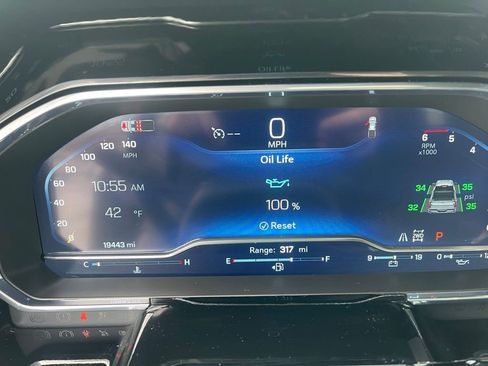 Used 2025 Chevrolet Silverado 1500 ZR2 w/ Technology Package image 10