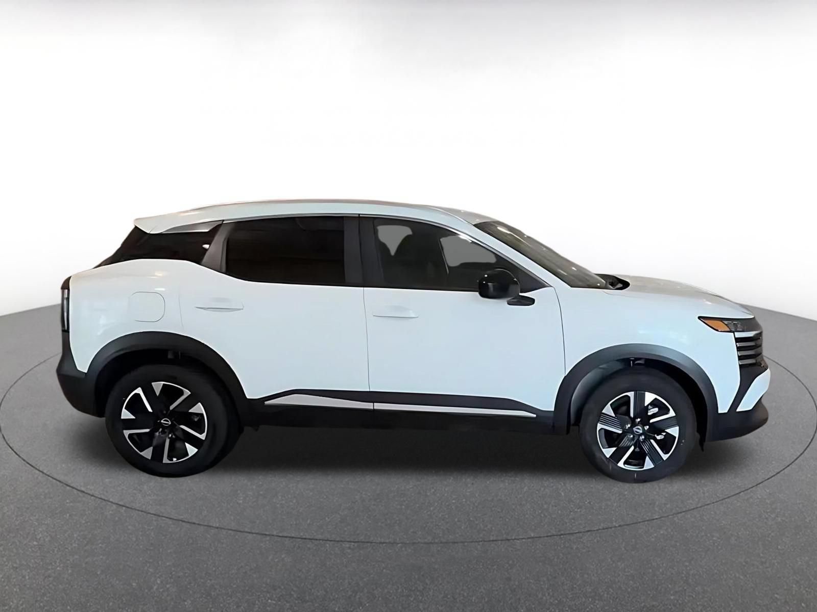 Used 2026 Nissan Kicks SV w/ Cold Weather Package AWD/4WD image 14