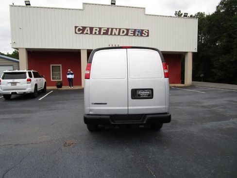 Used 2022 Chevrolet Express 2500 Extended w/ Driver Convenience Package image 5