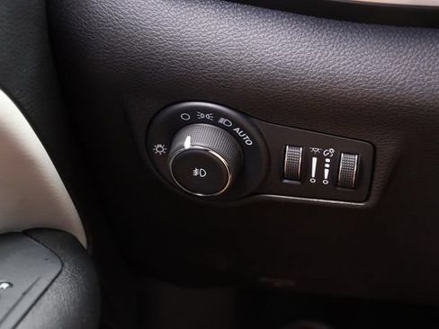 Used 2025 Jeep Compass Limited AWD/4WD image 20