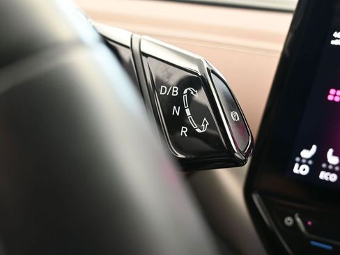 Used 2023 Volkswagen ID.4 Pro image 26