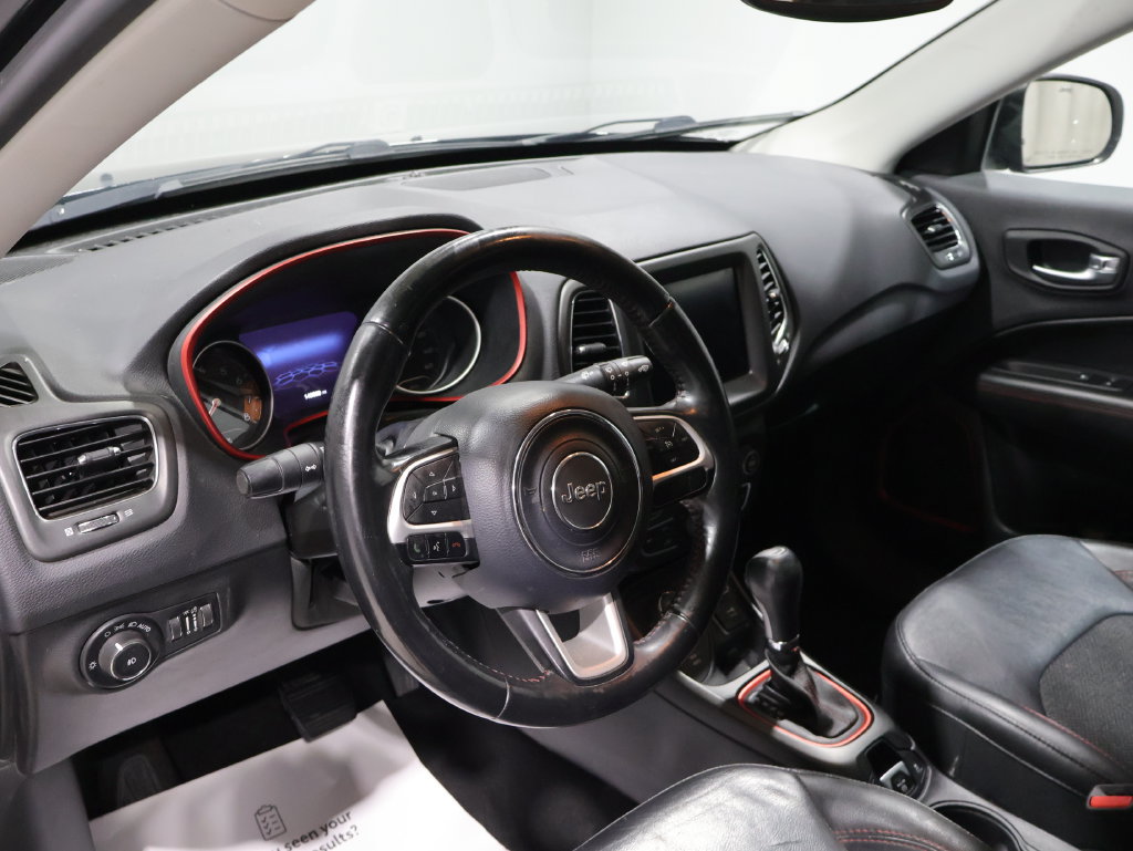 Used 2019 Jeep Compass Trailhawk AWD/4WD image 15
