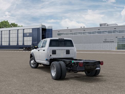 New 2025 RAM 5500 Tradesman AWD/4WD image 3