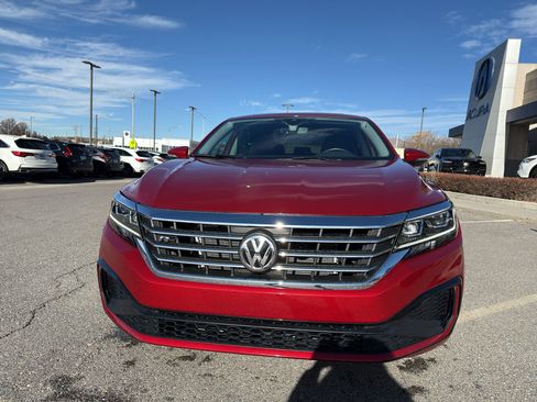 Used 2020 Volkswagen Passat 2.0T R-Line image 2