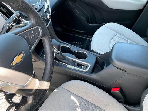 Used 2023 Chevrolet Equinox LS w/ LS Convenience Package FWD image 17