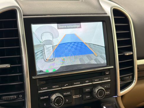 Used 2016 Porsche Cayenne image 25