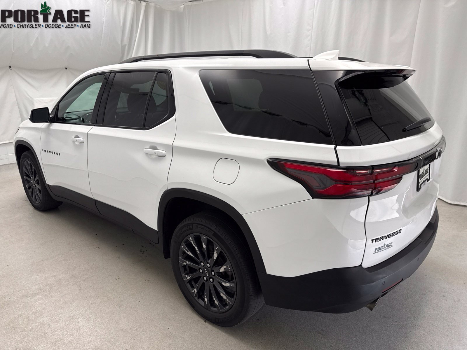 Used 2022 Chevrolet Traverse RS w/ LPO, Floor Liner Package AWD/4WD image 4