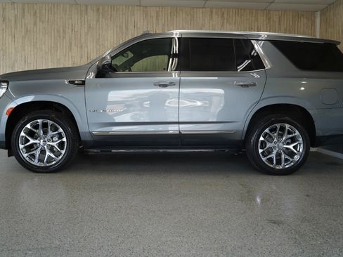Used 2021 GMC Yukon SLT w/ SLT Luxury Package AWD/4WD image 5