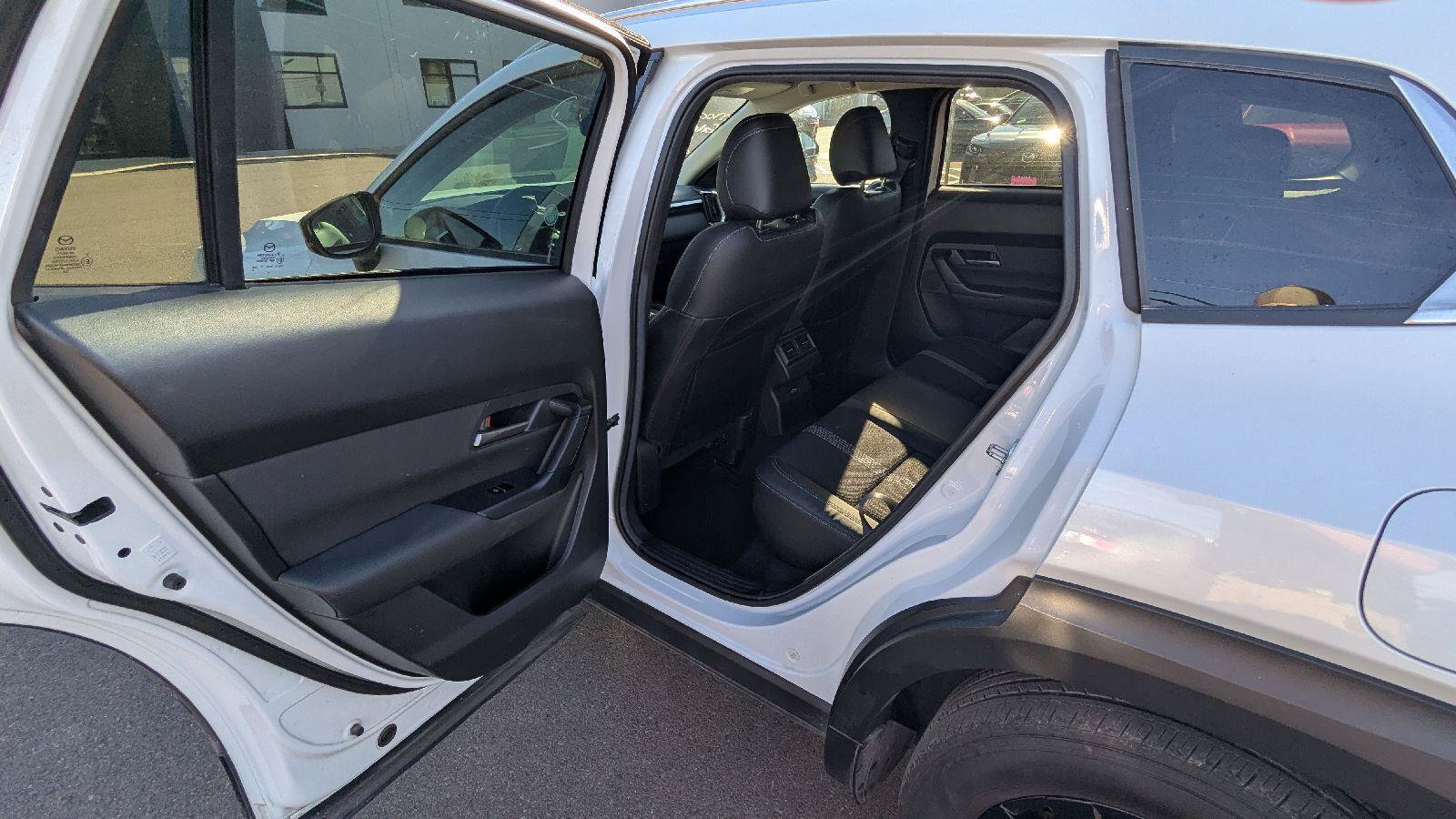 Used 2025 MAZDA CX-50 AWD 2.5 S w/ Preferred Package image 11