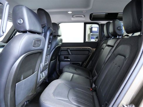 Used 2020 Land Rover Defender 110 S image 14