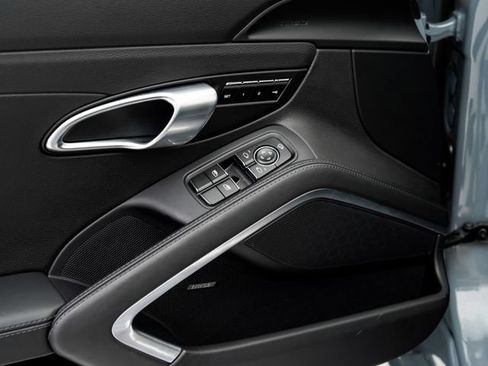 Certified 2024 Porsche 718 Boxster RWD image 7