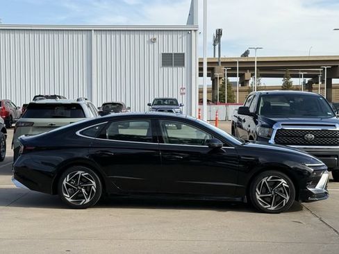 Used 2025 Hyundai Sonata SEL FWD image 3