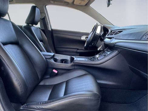 Used 2011 Lexus CT 200h Premium image 18