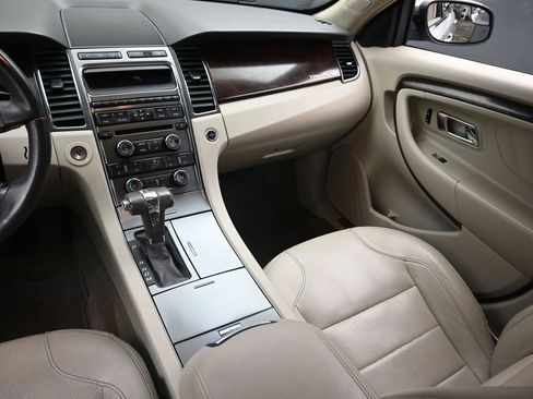 Used 2012 Ford Taurus Limited FWD image 12
