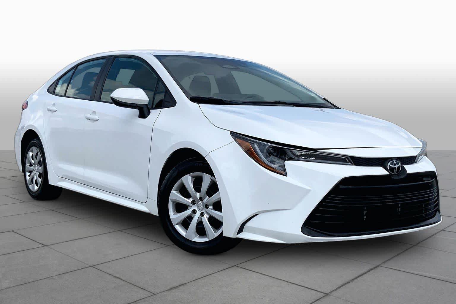 Used 2024 Toyota Corolla LE FWD image 3