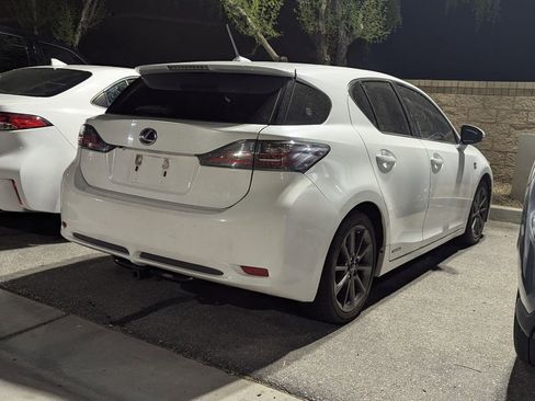 Used 2013 Lexus CT 200h w/ F Sport Pkg w/Nuluxe Trim FWD image 4