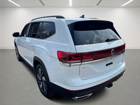 Used 2025 Volkswagen Atlas SE AWD/4WD image 4