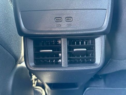Used 2025 Chevrolet Equinox LT AWD/4WD image 11