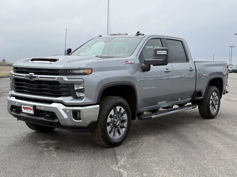 New 2026 Chevrolet Silverado 3500 LT AWD/4WD image 7