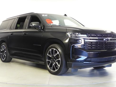 Used 2022 Chevrolet Suburban RST w/ Sport Performance Package AWD/4WD image 4