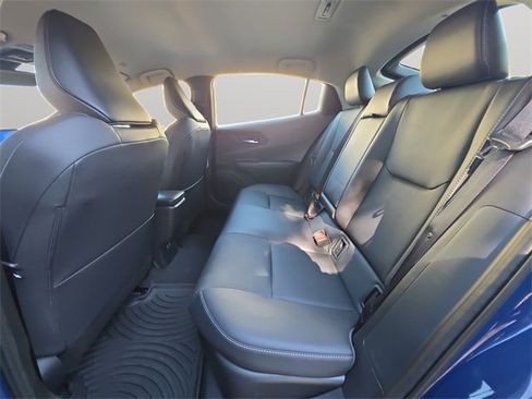 Used 2025 Toyota Prius XLE image 12