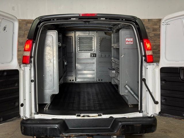 Used 2011 GMC Savana 1500 RWD image 6