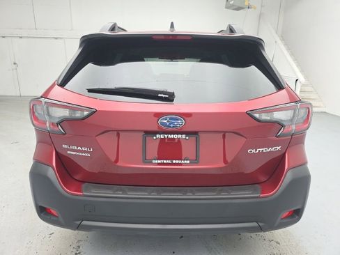 Used 2025 Subaru Outback Premium w/ Popular Package #1A image 10