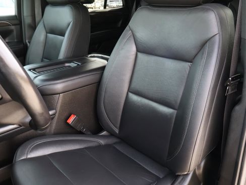 Used 2021 Chevrolet Tahoe Z71 w/ Luxury Package image 16