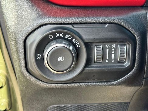 Used 2020 Jeep Wrangler Unlimited Rubicon AWD/4WD image 16