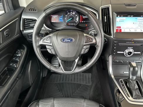 Used 2018 Ford Edge Titanium image 15