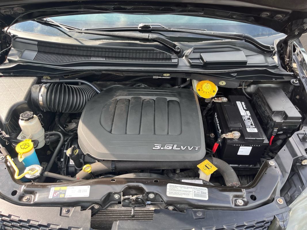 Used 2014 Dodge Grand Caravan R/T w/ Driver Convenience Group FWD image 26