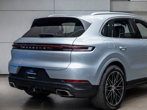 Certified 2025 Porsche Cayenne image 23