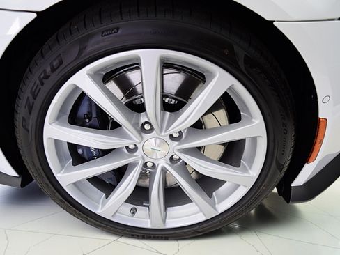 Used 2023 Aston Martin V8 Vantage Coupe RWD image 37
