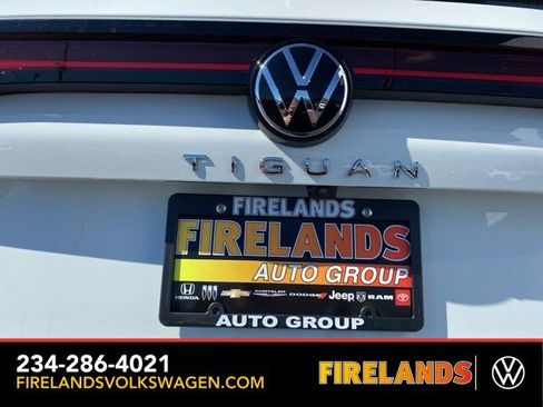 New 2025 Volkswagen Tiguan SE image 15
