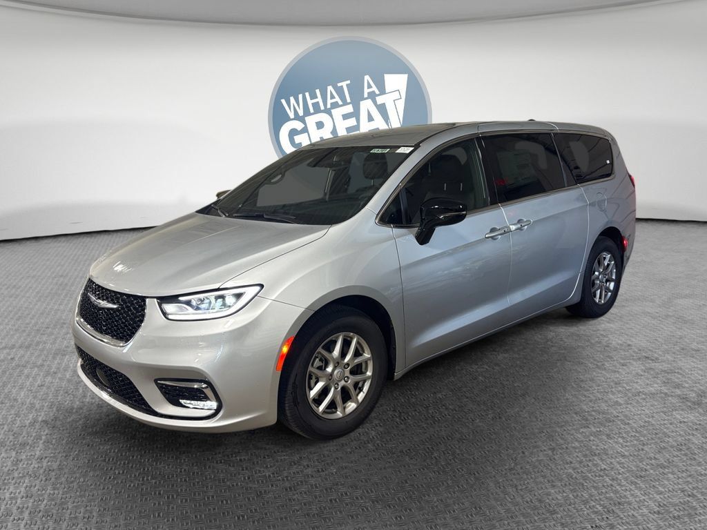 New 2026 Chrysler Pacifica Select FWD image 8