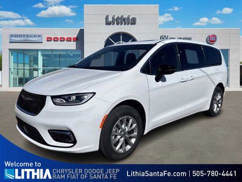 New 2025 Chrysler Pacifica Select w/ Uconnect Theater Family Group image 1