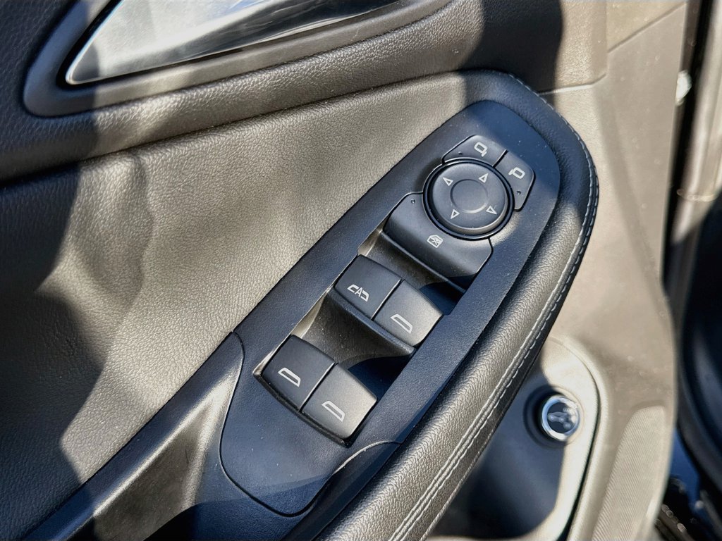 Used 2024 Buick Encore GX Sport Touring w/ Advanced Technology Package AWD/4WD image 12