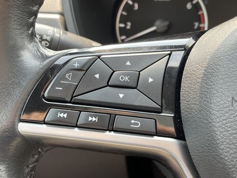 Used 2023 Nissan Altima 2.5 SV w/ SV Premium Package FWD image 18