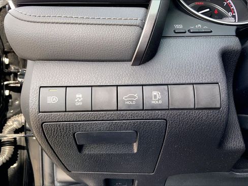 Used 2023 Toyota Camry XLE image 33