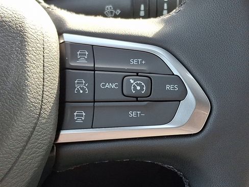 New 2026 Jeep Compass Limited image 10