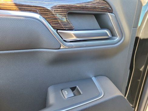 Used 2023 GMC Sierra 1500 Elevation image 21