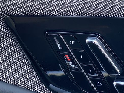 New 2026 Cadillac Optiq Luxury 1 image 28