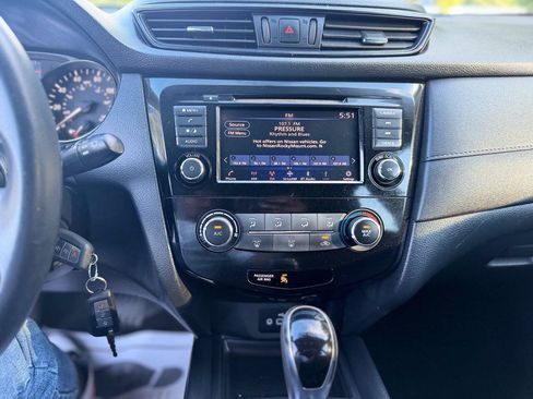 Used 2018 Nissan Rogue S FWD image 15