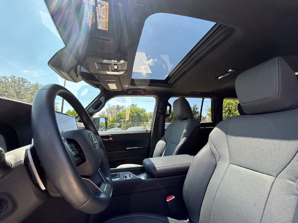 Used 2026 Lexus GX 550 AWD/4WD image 12