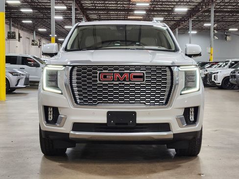 Used 2021 GMC Yukon Denali w/ Denali Premium Package AWD/4WD image 2