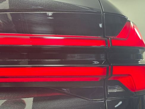 Used 2026 BMW X5 xDrive50e w/ M Sport Package image 34