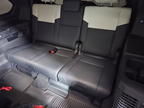 Used 2025 Toyota Sequoia Capstone AWD/4WD image 13