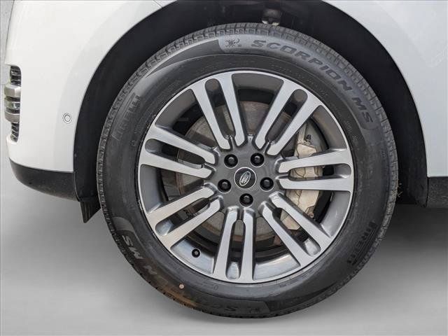 Certified 2025 Land Rover Range Rover Long Wheelbase SE AWD/4WD image 26