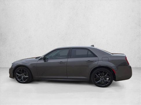 Used 2022 Chrysler 300 Touring L RWD image 9