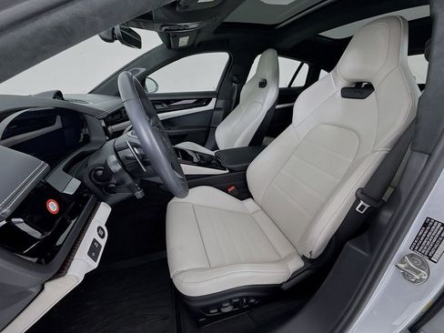 Certified 2025 Porsche Panamera GTS image 5